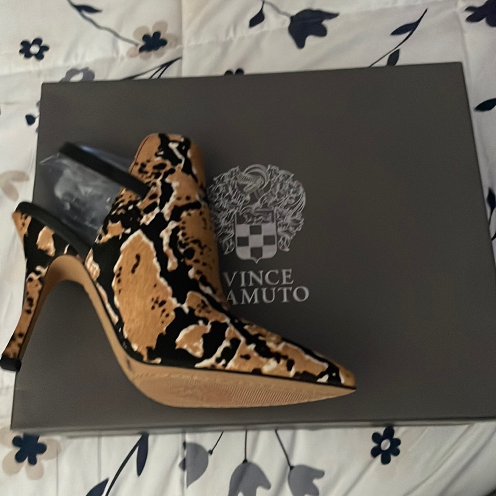 Vince Camuto snake print